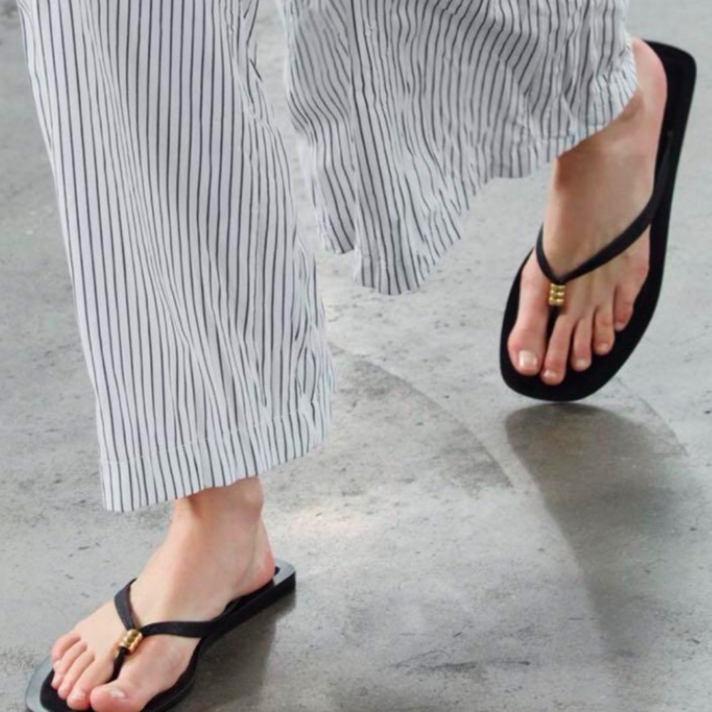 ZARA 100% Leather Flat Sandals - Picture 2 of 7